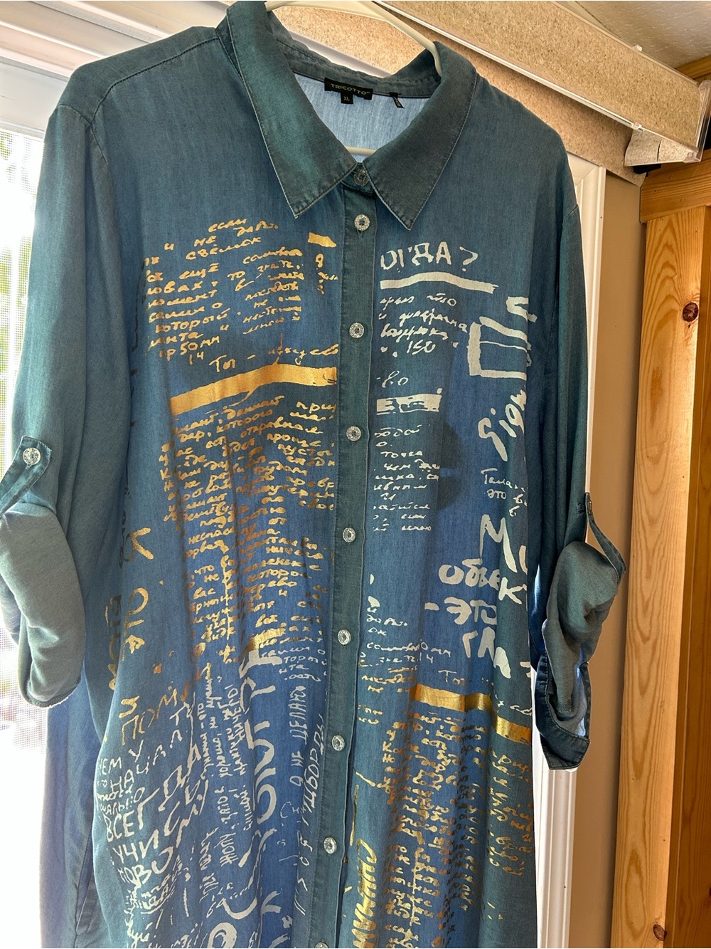 Tricotto Blue Denim Button-Up Top with Gold Script